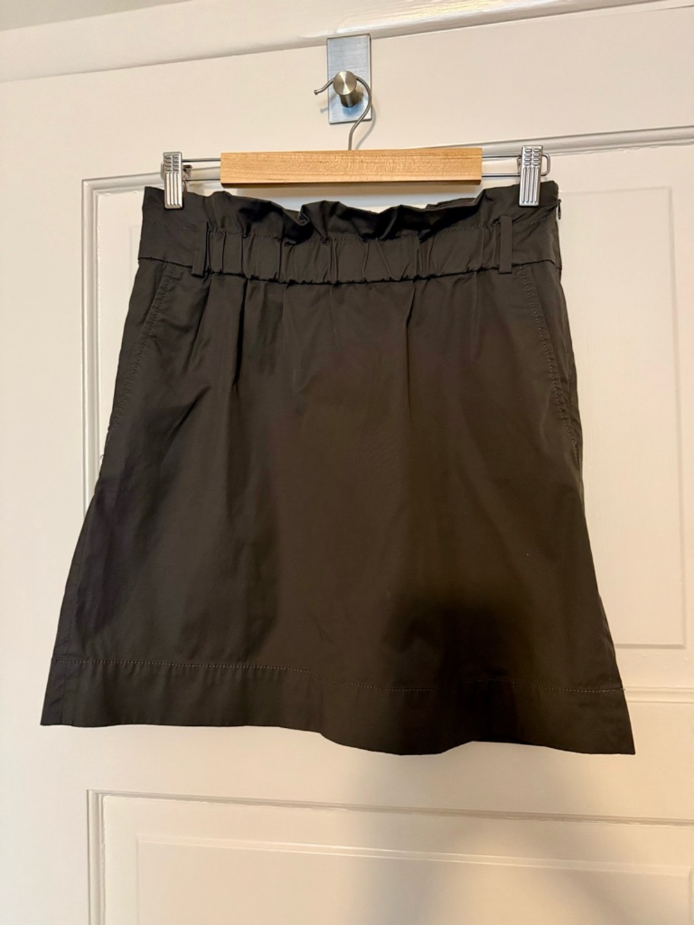 Last chance-Banana Republic charcoal Skirt
